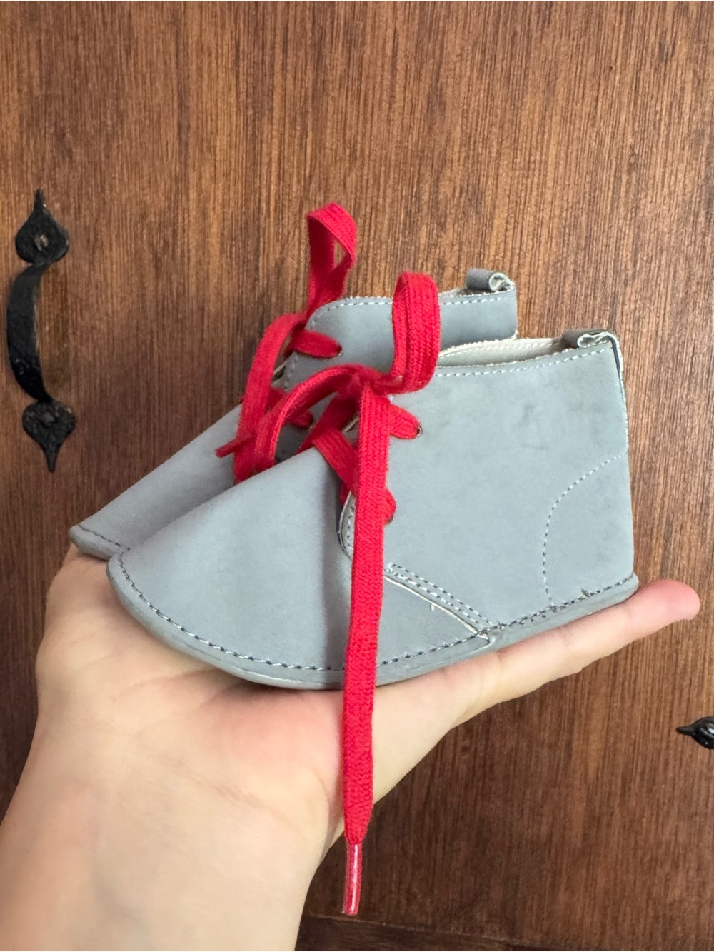 Old Navy Grey Soft-sole Shoes w/ Red Laces
18-24 months